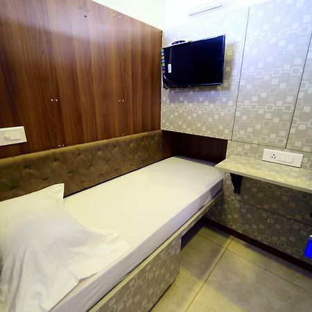 منغالور Bedspace- Capsule Ac Hotel المظهر الخارجي الصورة