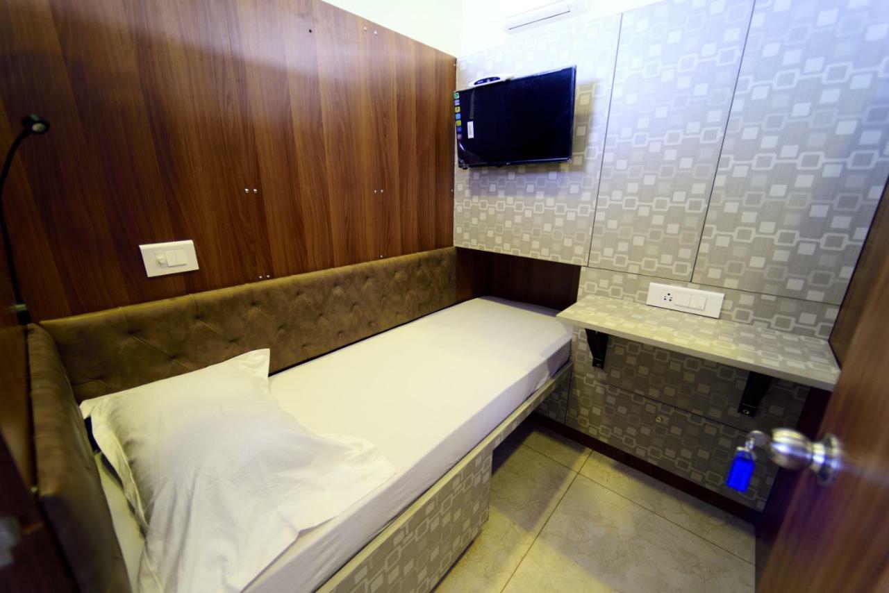 منغالور Bedspace- Capsule Ac Hotel المظهر الخارجي الصورة